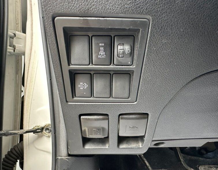 TOYOTA  HILUX DOUBLE CAB GX 4x4